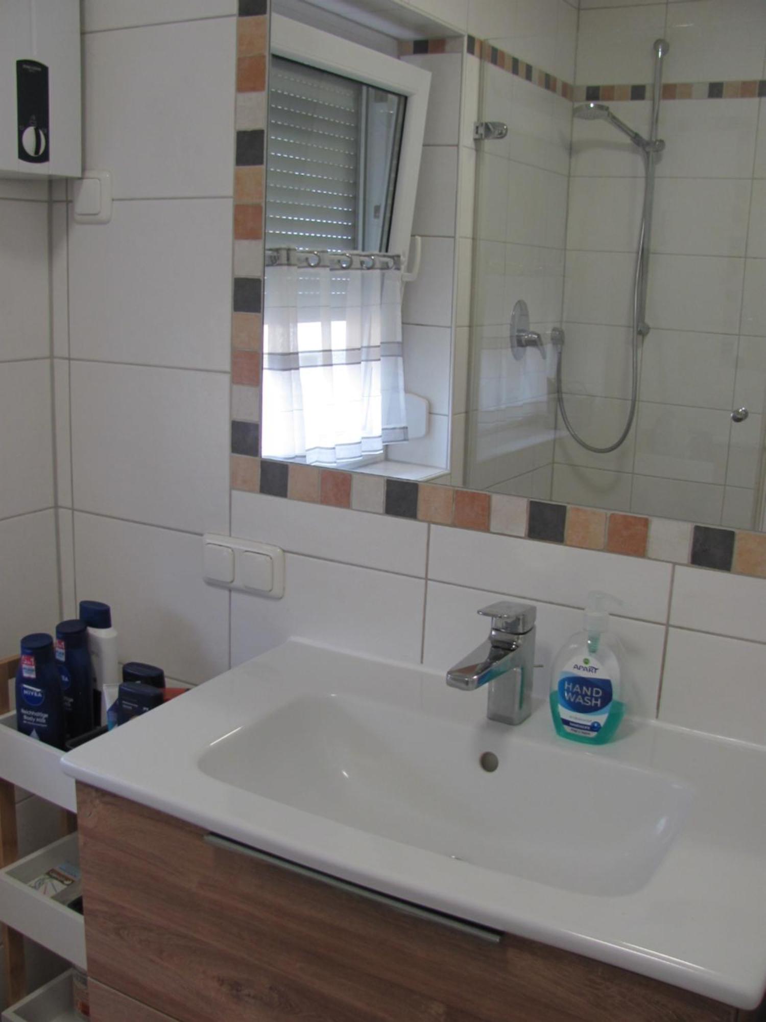 #3 Gemuetliches Ruhiges Zimmer Gartenblick, Gemeinschaftsbad W-Lan Airport Nah Gelegen Mit Late Night Check In Haus Nr 9,5 Trunkelsberg Esterno foto